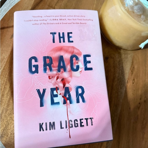 🤓 The Grace Year by Kim Liggett Book - Picture 4 of 4